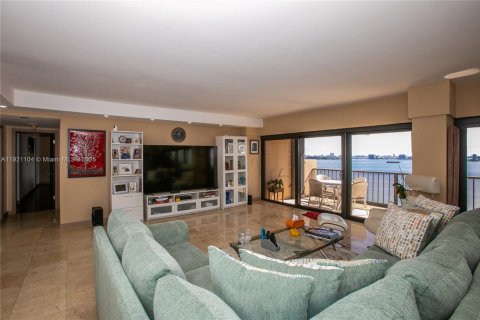 Copropriété à vendre à Miami, Floride: 2 chambres, 181.16 m2 № 1975695 - photo 8