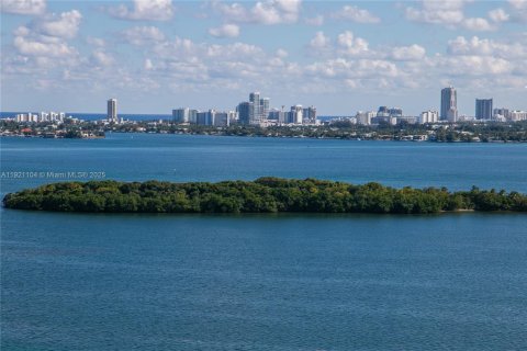 Copropriété à vendre à Miami, Floride: 2 chambres, 181.16 m2 № 1975695 - photo 4