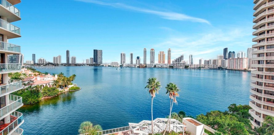Condominio en Aventura, Florida, 3 dormitorios  № 1450801