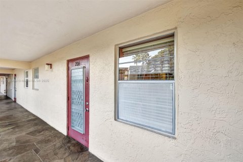 Condo in Margate, Florida, 1 bedroom  № 1859748 - photo 20
