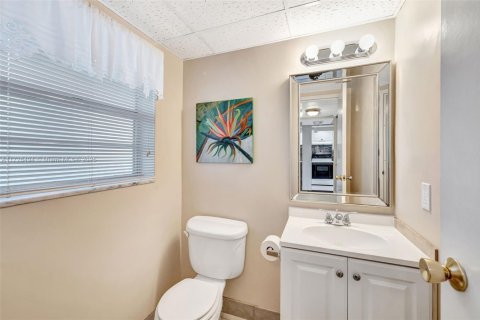Condo in Margate, Florida, 1 bedroom  № 1859748 - photo 18