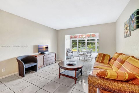 Condo in Margate, Florida, 1 bedroom  № 1859748 - photo 6