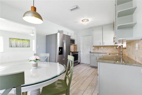 Casa en venta en Bradenton, Florida, 3 dormitorios, 106.28 m2 № 1911295 - foto 10