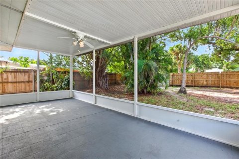 House in Bradenton, Florida 3 bedrooms, 106.28 sq.m. № 1911295 - photo 24