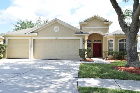 House in Valrico, Florida 3 bedrooms, 202.34 sq.m. № 2230378 - photo 3