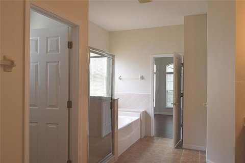 House in Valrico, Florida 3 bedrooms, 202.34 sq.m. № 2230378 - photo 30