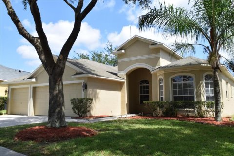 House in Valrico, Florida 3 bedrooms, 202.34 sq.m. № 2230378 - photo 2