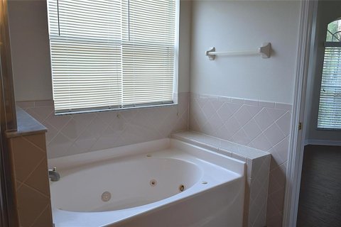 House in Valrico, Florida 3 bedrooms, 202.34 sq.m. № 2230378 - photo 29