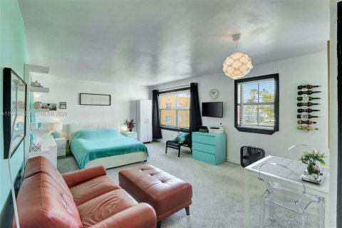 Купить кондоминиум в Майами-Бич, Флорида 39.95м2, № 2005552 - фото 8