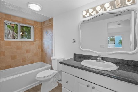 Casa en venta en Longboat Key, Florida, 4 dormitorios, 208.29 m2 № 1307340 - foto 18