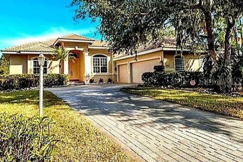 House in Palmetto, Florida 3 bedrooms, 242.2 sq.m. № 2117327
