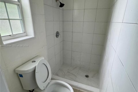 Casa en venta en Sunrise, Florida, 5 dormitorios, 142.79 m2 № 2027074 - foto 12