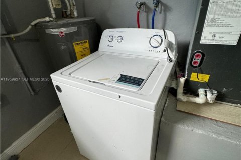 Casa en venta en Sunrise, Florida, 5 dormitorios, 142.79 m2 № 2027074 - foto 20