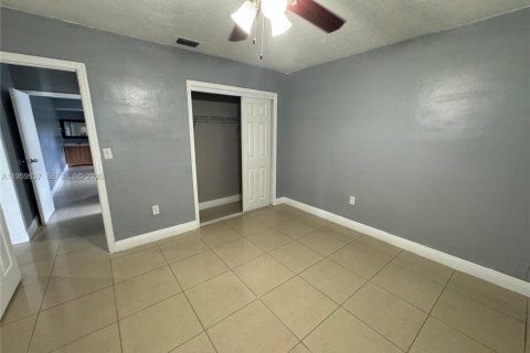 Casa en venta en Sunrise, Florida, 5 dormitorios, 142.79 m2 № 2027074 - foto 15