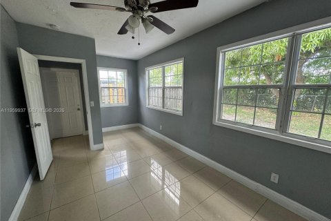 Casa en venta en Sunrise, Florida, 5 dormitorios, 142.79 m2 № 2027074 - foto 11