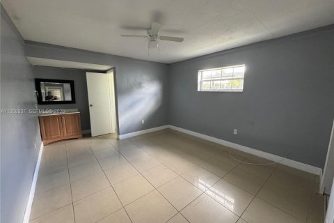 Casa en venta en Sunrise, Florida, 5 dormitorios, 142.79 m2 № 2027074 - foto 6