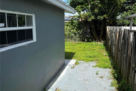 Casa en venta en Sunrise, Florida, 5 dormitorios, 142.79 m2 № 2027074 - foto 22