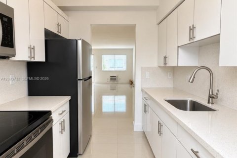 Villa ou maison à louer à Miami Beach, Floride: 1 chambre, 60.39 m2 № 2382506 - photo 8