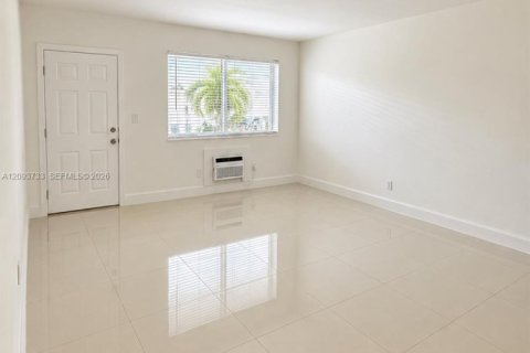 Villa ou maison à louer à Miami Beach, Floride: 1 chambre, 60.39 m2 № 2382506 - photo 7