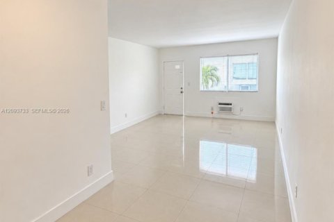 Villa ou maison à louer à Miami Beach, Floride: 1 chambre, 60.39 m2 № 2382506 - photo 6