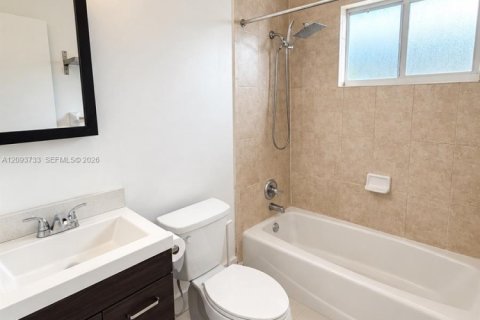 Villa ou maison à louer à Miami Beach, Floride: 1 chambre, 60.39 m2 № 2382506 - photo 13