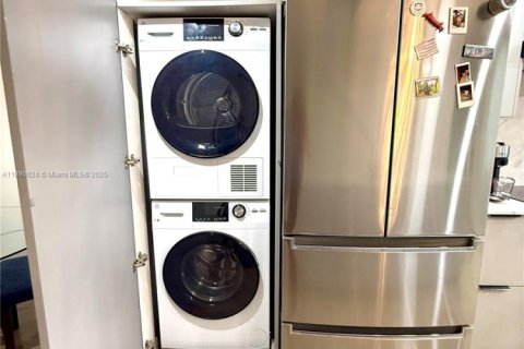 Condominio en alquiler en Oakland Park, Florida, 2 dormitorios, 92.9 m2 № 1944334 - foto 4