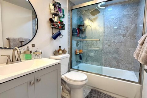 Condominio en alquiler en Oakland Park, Florida, 2 dormitorios, 92.9 m2 № 1944334 - foto 8