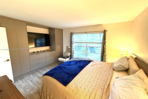 Condominio en alquiler en Oakland Park, Florida, 2 dormitorios, 92.9 m2 № 1944334 - foto 6