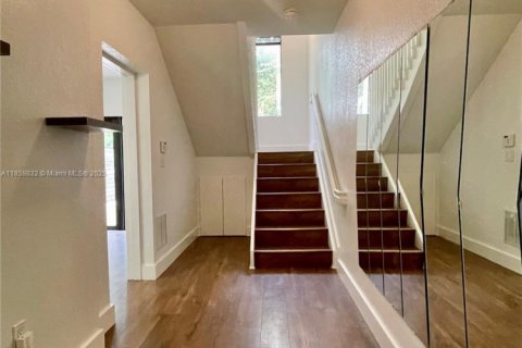 Townhouse in Miami, Florida 2 bedrooms, 132.39 sq.m. № 1888326 - photo 8