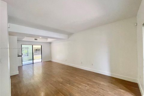 Townhouse in Miami, Florida 2 bedrooms, 132.39 sq.m. № 1888326 - photo 25