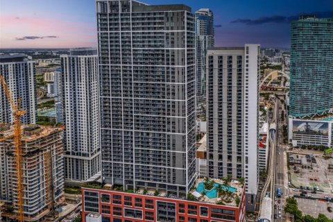 Copropriété à louer à Miami, Floride: 1 chambre, 63.08 m2 № 1977976 - photo 1