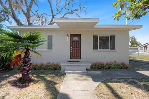 Casa en venta en Tampa, Florida, 3 dormitorios, 145.48 m2 № 1719748 - foto 1