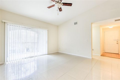 Condo in Tampa, Florida, 2 bedrooms  № 2207103 - photo 9