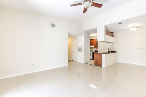 Condo in Tampa, Florida, 2 bedrooms  № 2207103 - photo 6