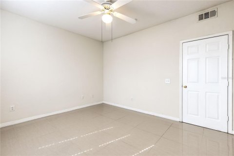 Condo in Tampa, Florida, 2 bedrooms  № 2207103 - photo 17