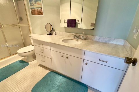 Condominio en venta en Hallandale Beach, Florida, 2 dormitorios, 114.92 m2 № 1992782 - foto 22