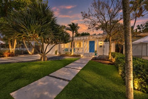 Villa ou maison à Miami, Floride 3 chambres, 140.65 m2 № 2281904