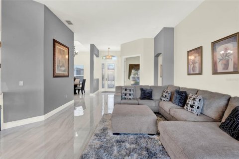 Casa en venta en Kissimmee, Florida, 4 dormitorios, 314.38 m2 № 1725758 - foto 16