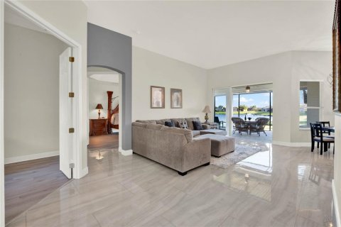 Casa en venta en Kissimmee, Florida, 4 dormitorios, 314.38 m2 № 1725758 - foto 12
