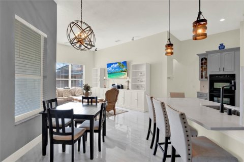 Casa en venta en Kissimmee, Florida, 4 dormitorios, 314.38 m2 № 1725758 - foto 18