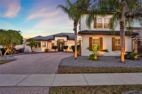 Casa en venta en Kissimmee, Florida, 4 dormitorios, 314.38 m2 № 1725758 - foto 2