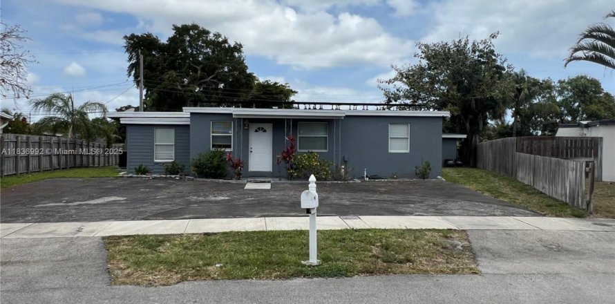 Casa en Pompano Beach, Florida 7 dormitorios, 155.61 m2 № 1834206
