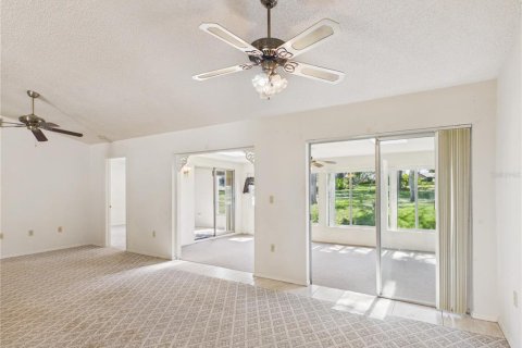 Villa ou maison à vendre à Weeki Wachee, Floride: 3 chambres, 120.22 m2 № 2216256 - photo 30