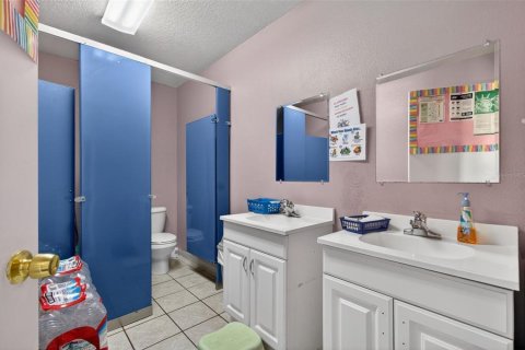 Commercial property in Bronson, Florida 520.25 sq.m. № 2166108 - photo 4