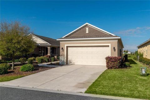 House in Ocala, Florida 2 bedrooms, 124.67 sq.m. № 1591806 - photo 1