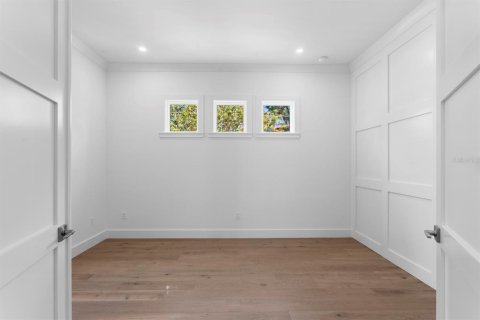 Casa en venta en Tampa, Florida, 6 dormitorios, 400.69 m2 № 1618378 - foto 15