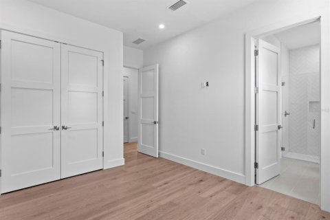 Casa en venta en Tampa, Florida, 6 dormitorios, 400.69 m2 № 1618378 - foto 28