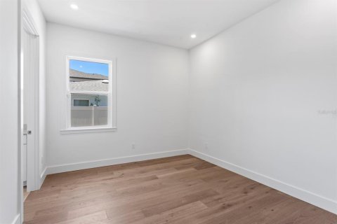 Casa en venta en Tampa, Florida, 6 dormitorios, 400.69 m2 № 1618378 - foto 27