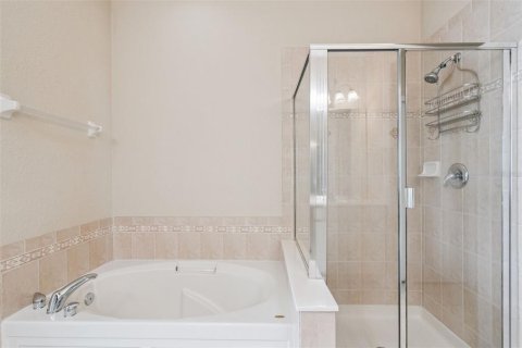 Condo in Orlando, Florida, 3 bedrooms  № 2116631 - photo 27