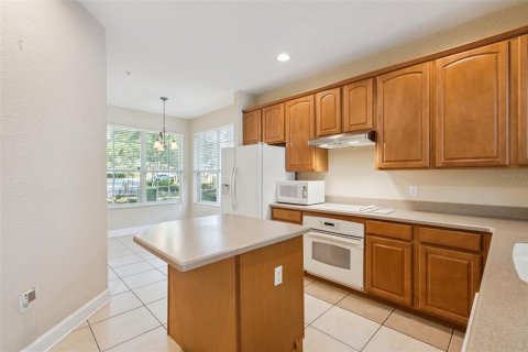 Condo in Orlando, Florida, 3 bedrooms  № 2116631 - photo 13